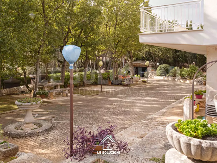 Immagine 22 di Villa in vendita  in viale delle acacie 2/N a Putignano