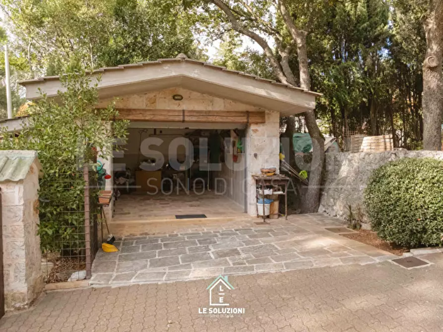 Immagine 29 di Villa in vendita  in viale delle acacie 2/N a Putignano