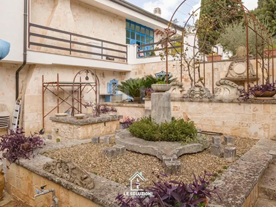 Immagine 33 di Villa in vendita  in viale delle acacie 2/N a Putignano