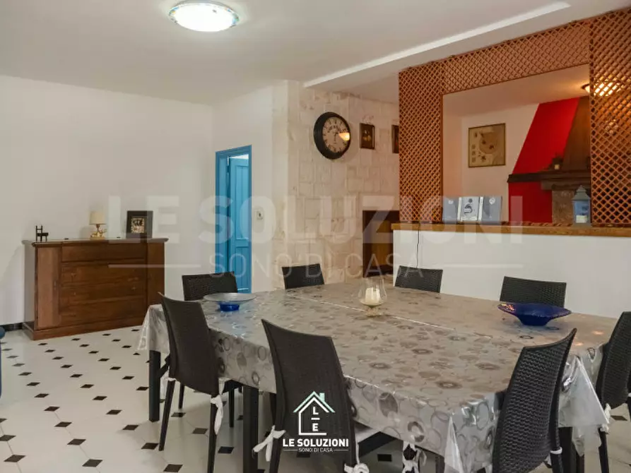 Immagine 36 di Villa in vendita  in viale delle acacie 2/N a Putignano