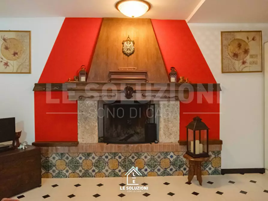 Immagine 41 di Villa in vendita  in viale delle acacie 2/N a Putignano