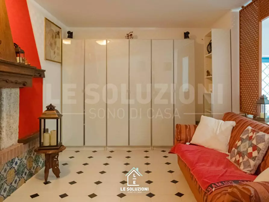 Immagine 43 di Villa in vendita  in viale delle acacie 2/N a Putignano