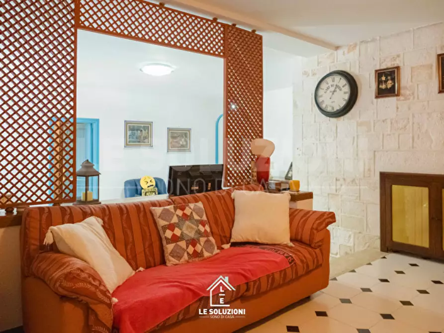 Immagine 46 di Villa in vendita  in viale delle acacie 2/N a Putignano