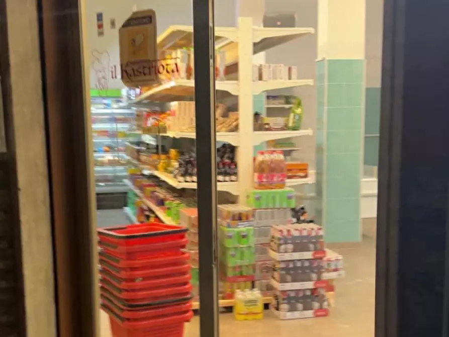 Immagine 9 di Attività commerciale in vendita  in via Buonarroti a Padova