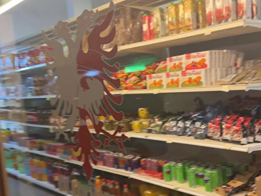 Immagine 1 di Attività commerciale in vendita  in via Buonarroti a Padova
