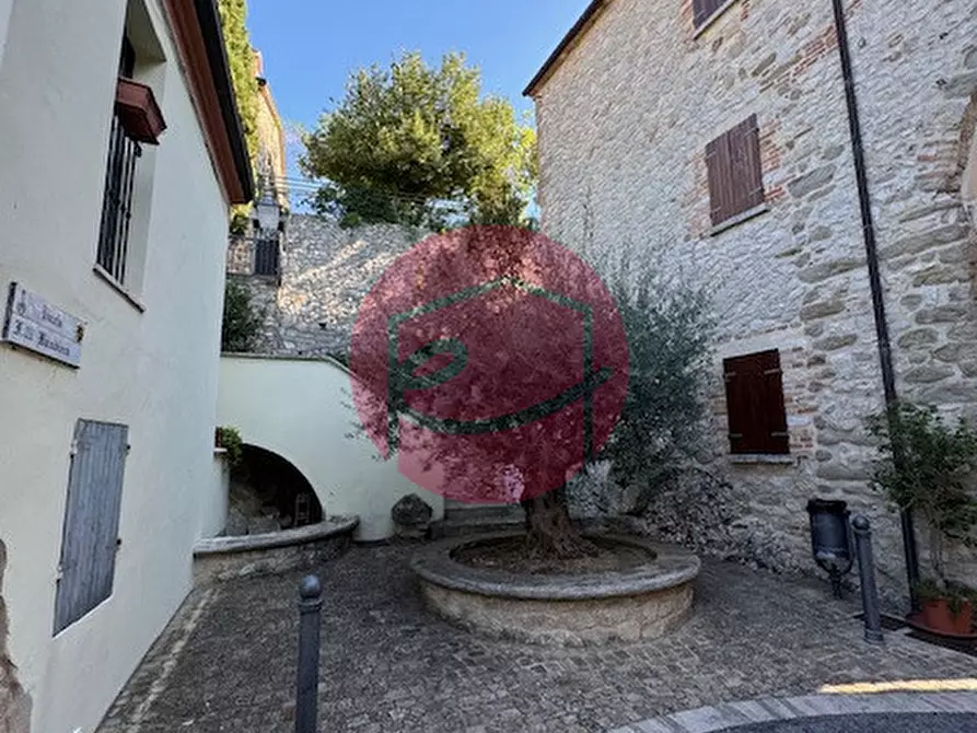 Immagine 24 di Casa indipendente in vendita  a Borghi