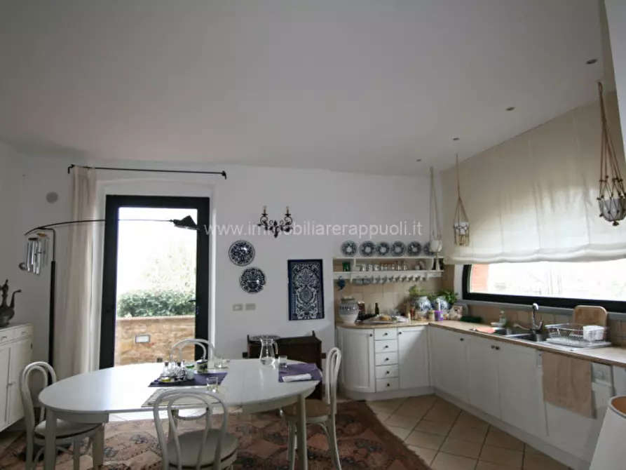 Immagine 2 di Rustico / casale in vendita  a Sinalunga