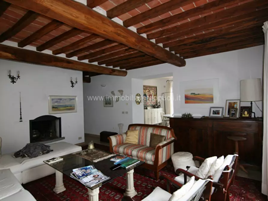 Immagine 8 di Rustico / casale in vendita  a Sinalunga