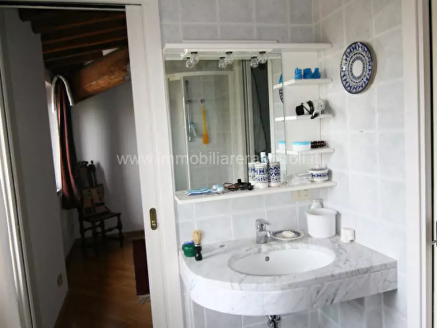 Immagine 17 di Rustico / casale in vendita  a Sinalunga