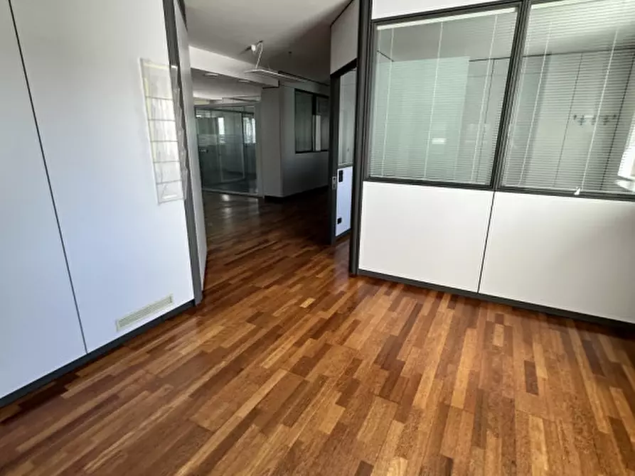 Immagine 6 di Ufficio in affitto  in candiani a Venezia