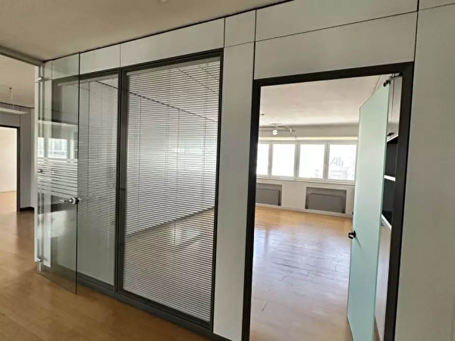 Immagine 9 di Ufficio in affitto  in candiani a Venezia