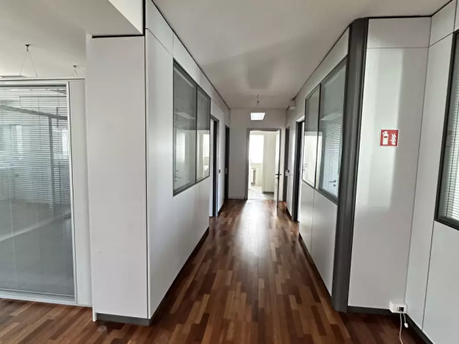 Immagine 12 di Ufficio in affitto  in candiani a Venezia