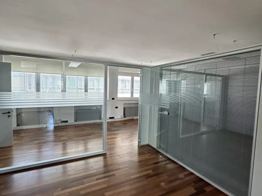 Immagine 13 di Ufficio in affitto  in candiani a Venezia