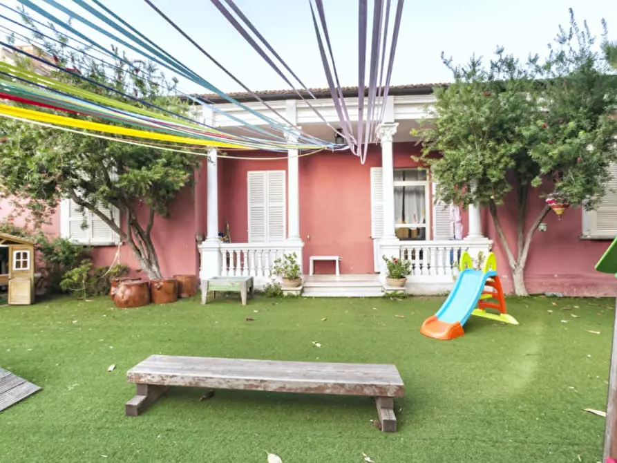 Immagine 2 di Villa in vendita  in VIALE G. D'ANNUNZIO 137 a Pescara