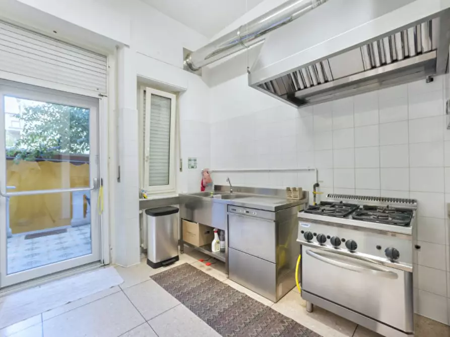 Immagine 29 di Villa in vendita  in VIALE G. D'ANNUNZIO 137 a Pescara