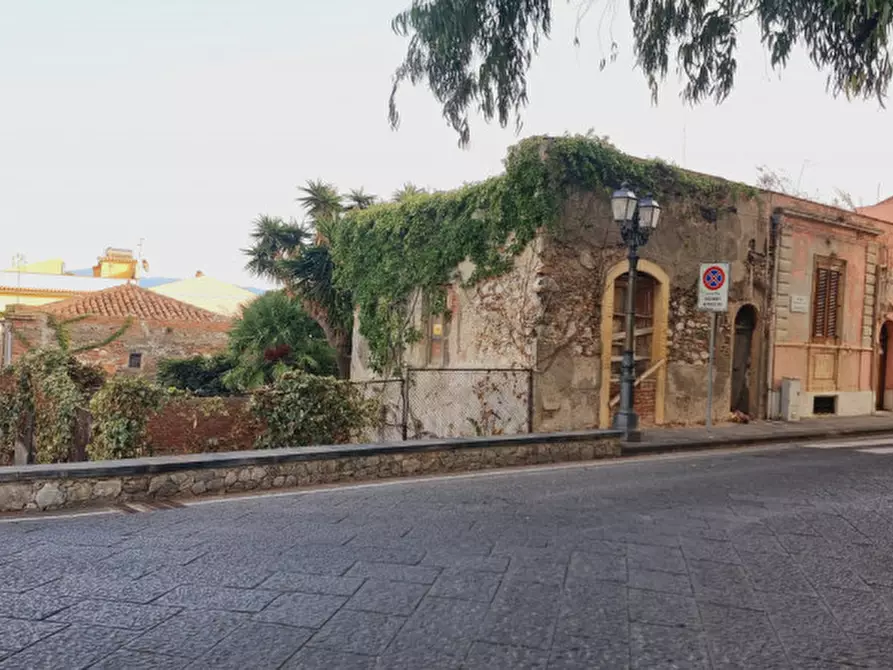 Immagine 4 di Casa indipendente in vendita  in VICO PUNTAROLO N°92-94-96 a Milazzo