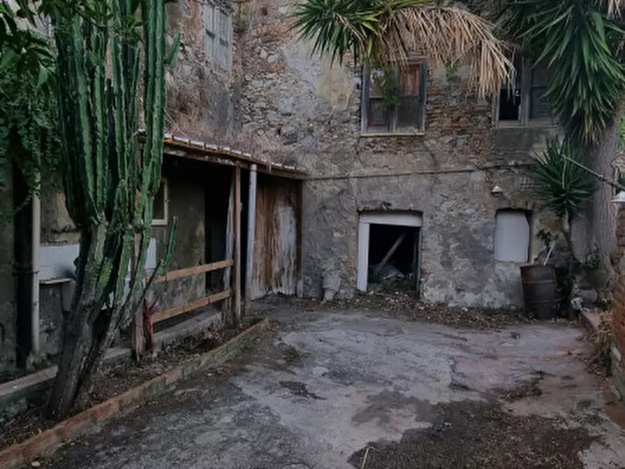 Immagine 7 di Casa indipendente in vendita  in VICO PUNTAROLO N°92-94-96 a Milazzo
