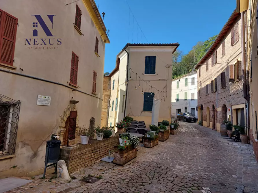 Immagine 7 di Casa trifamiliare in vendita  a Cartoceto