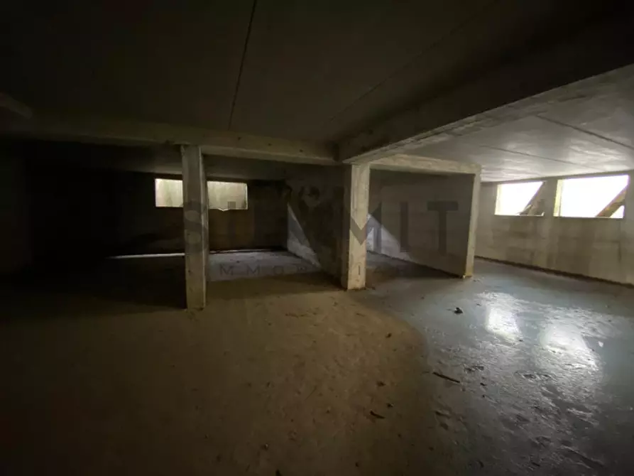 Immagine 7 di Palazzo in vendita  a Schio