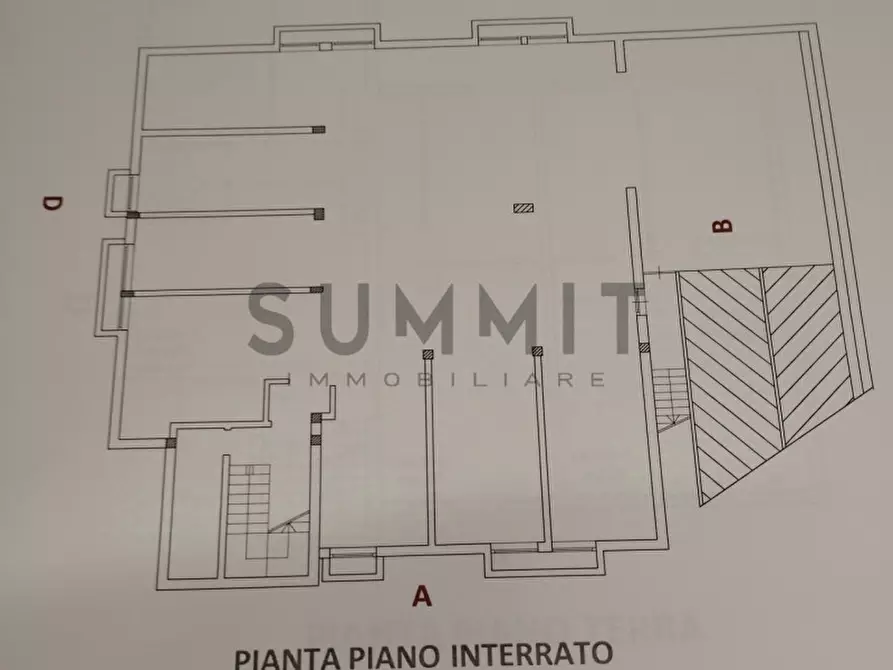 Immagine 14 di Palazzo in vendita  a Schio