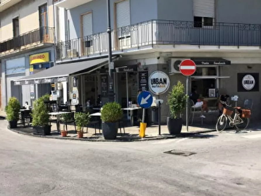 Immagine 12 di Attività commerciale in vendita  in VIA DEI MILLE ,7 a Milazzo