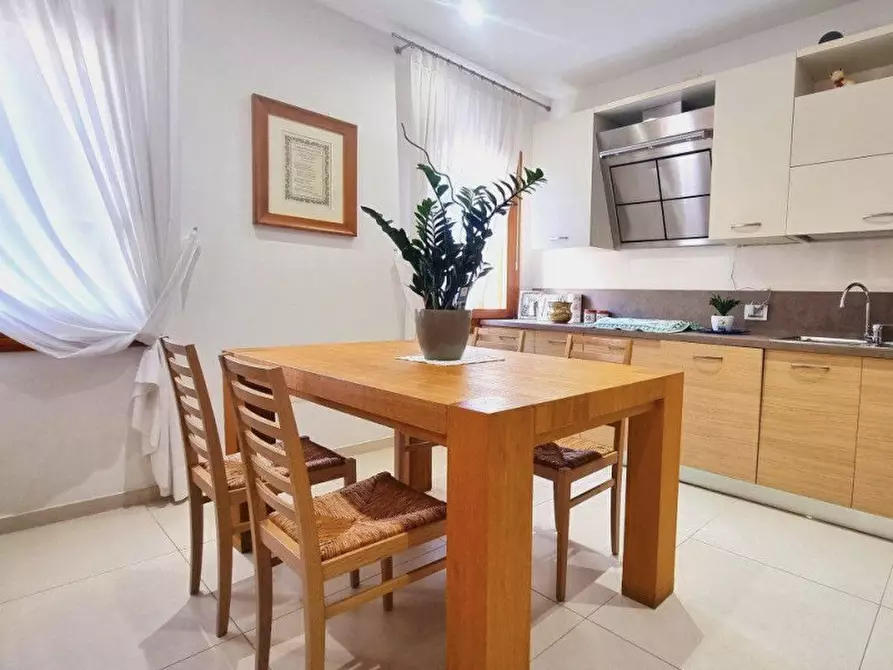 Immagine 3 di Villa in vendita  in via Crescini a Padova