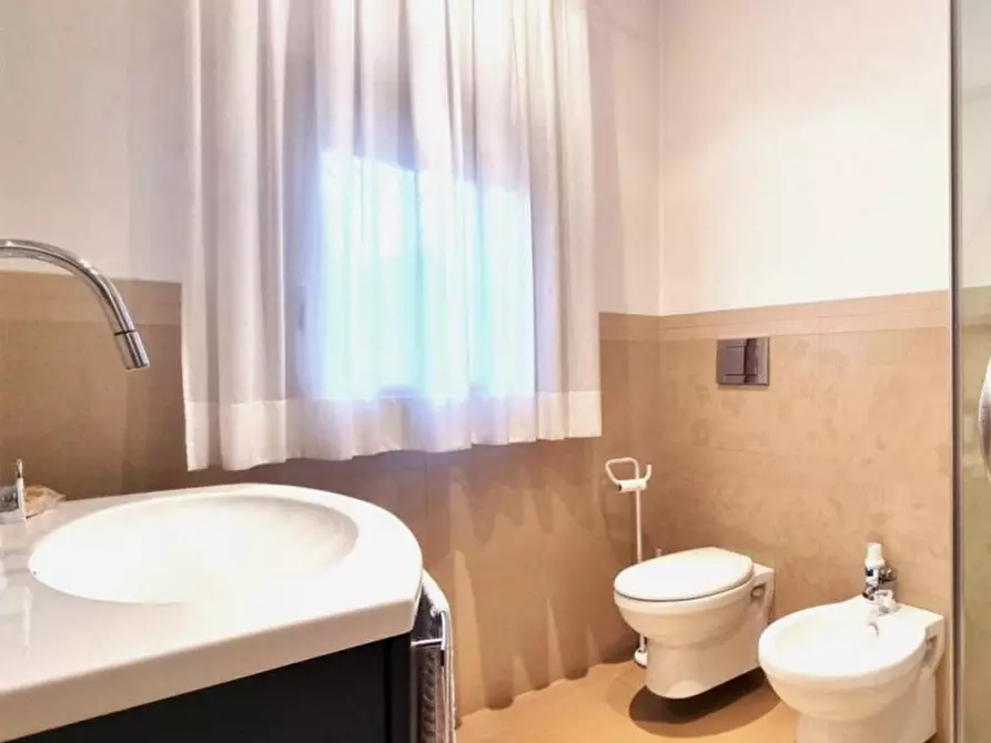 Immagine 5 di Villa in vendita  in via Crescini a Padova