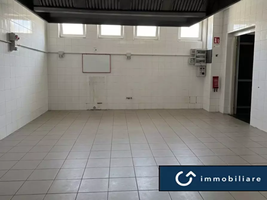 Immagine 10 di Attività commerciale in vendita  in Predda Niedda Str. 22 a Sassari