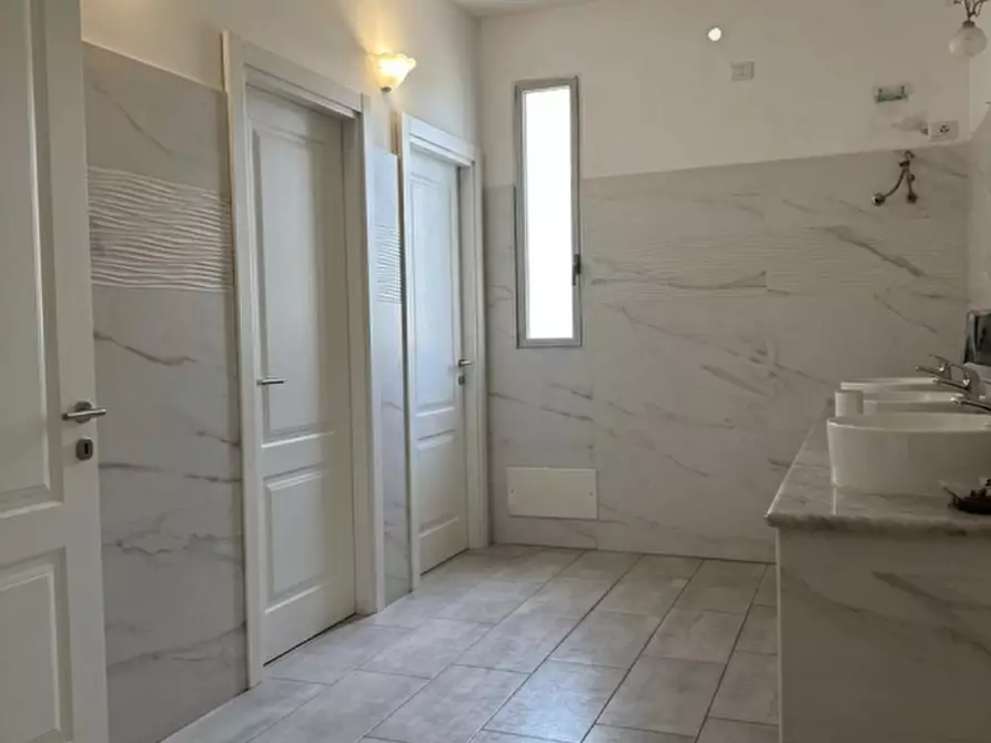 Immagine 13 di Attività commerciale in vendita  in Predda Niedda Str. 22 a Sassari