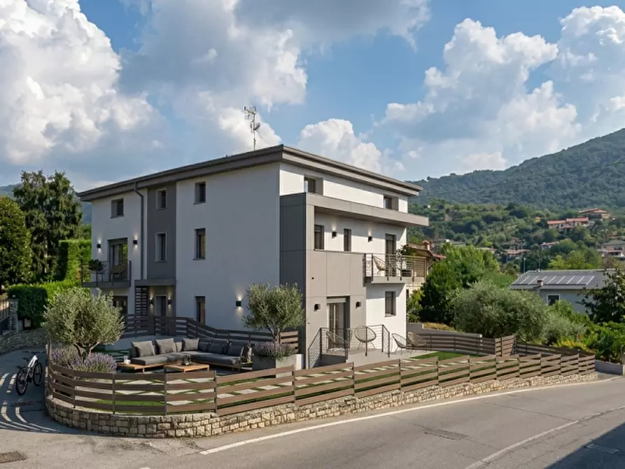 Immagine 2 di Appartamento in vendita  in Via Fermi a Ome