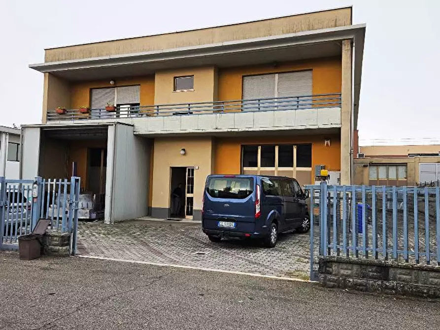 Immagine 1 di Capannone industriale in vendita  in via guerci a Langhirano