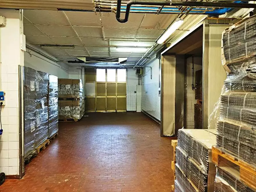 Immagine 8 di Capannone industriale in vendita  in via guerci a Langhirano