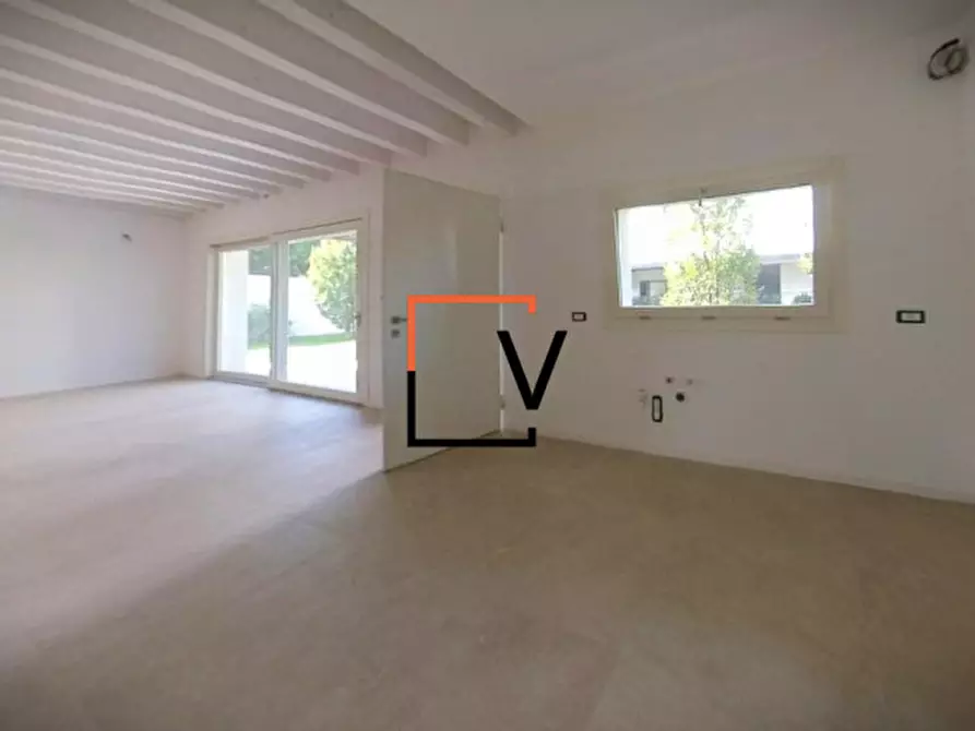 Immagine 10 di Villa in vendita  in Via Piranesi a Mogliano Veneto