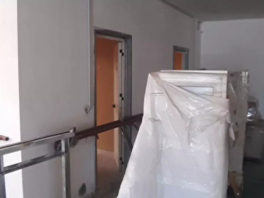 Immagine 5 di Negozio in affitto  in Strada Statale 18, Capaccio Paestum a Capaccio Paestum