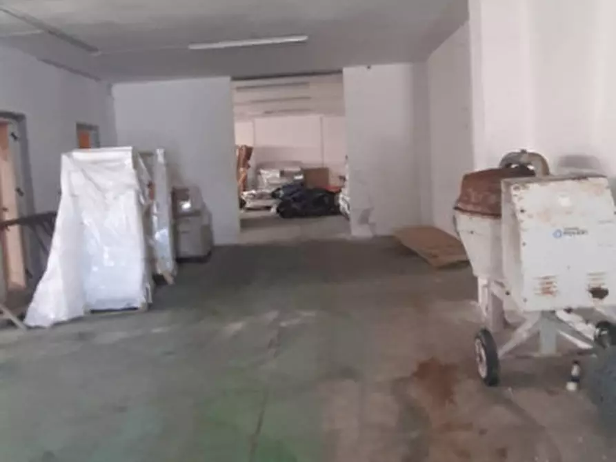 Immagine 7 di Negozio in affitto  in Strada Statale 18, Capaccio Paestum a Capaccio Paestum