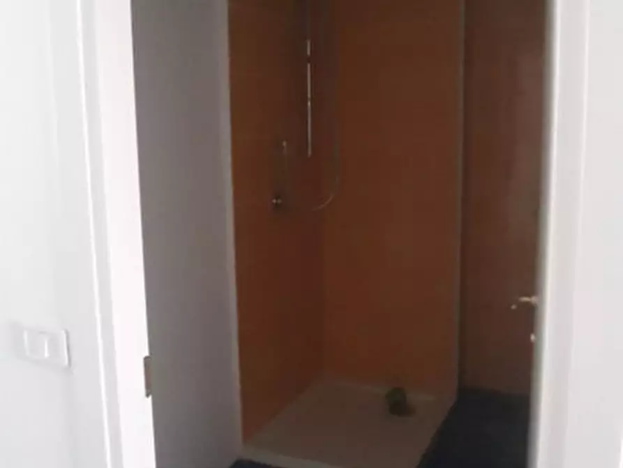 Immagine 17 di Negozio in affitto  in Strada Statale 18, Capaccio Paestum a Capaccio Paestum