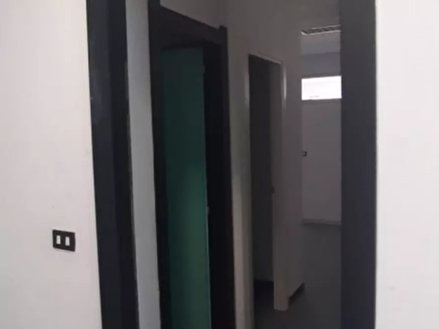 Immagine 38 di Negozio in affitto  in Strada Statale 18, Capaccio Paestum a Capaccio Paestum