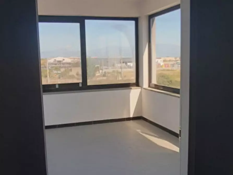 Immagine 41 di Negozio in affitto  in Strada Statale 18, Capaccio Paestum a Capaccio Paestum