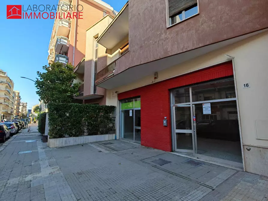 Immagine 2 di Attività commerciale in affitto  in via Benedetto Croce a Lecce