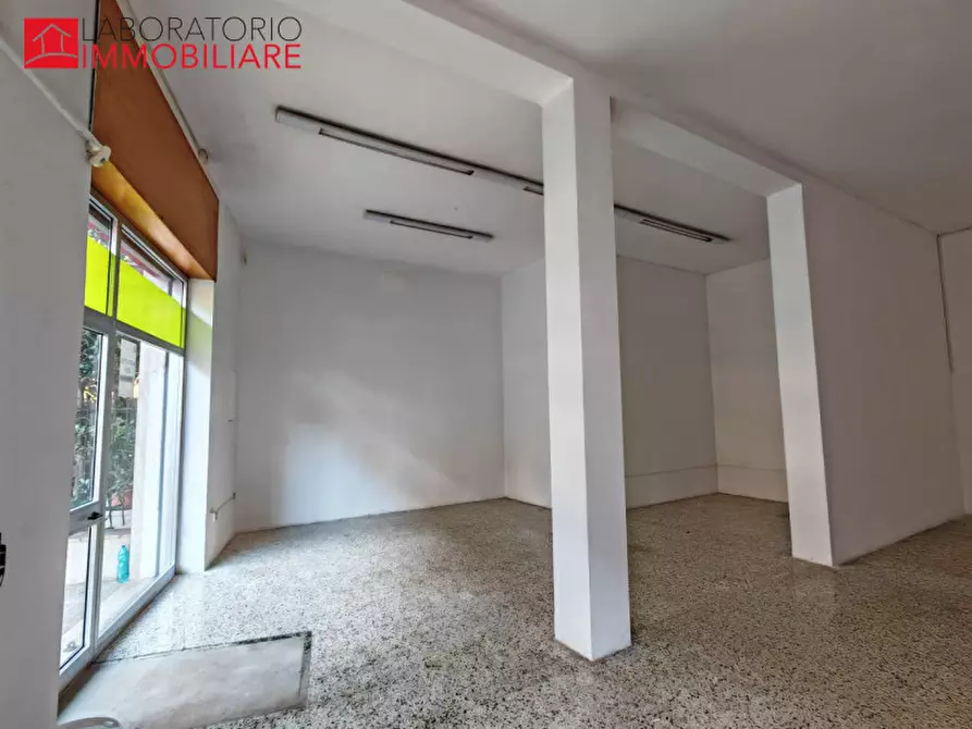 Immagine 5 di Attività commerciale in affitto  in via Benedetto Croce a Lecce