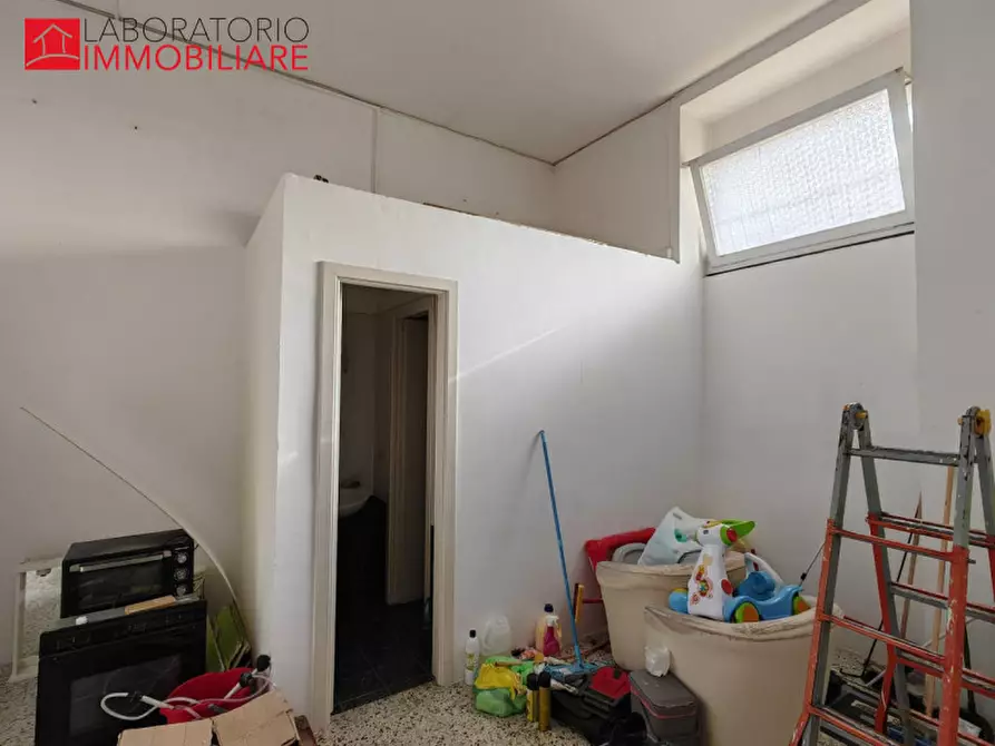 Immagine 9 di Attività commerciale in affitto  in via Benedetto Croce a Lecce