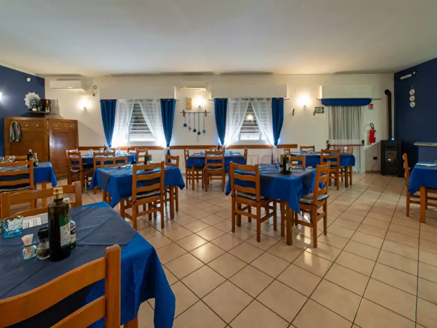 Immagine 5 di Negozio in vendita  in Via Alto Adige a Campolongo Maggiore