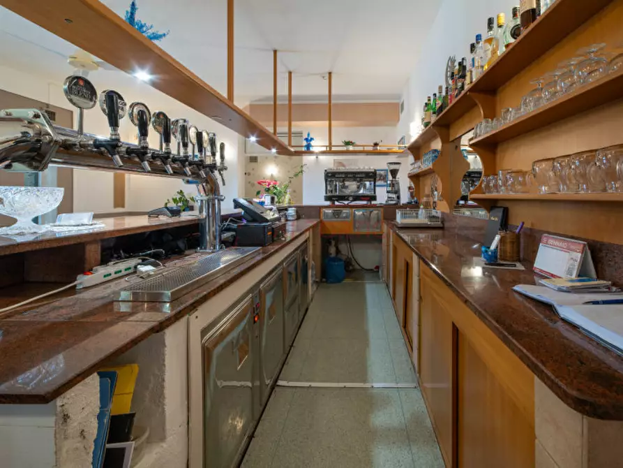 Immagine 10 di Negozio in vendita  in Via Alto Adige a Campolongo Maggiore