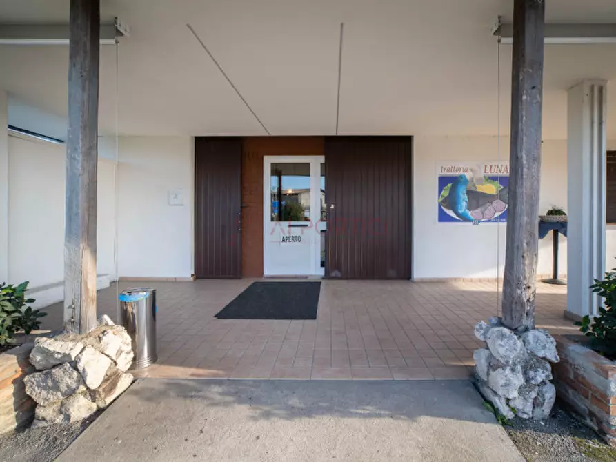 Immagine 20 di Negozio in vendita  in Via Alto Adige a Campolongo Maggiore