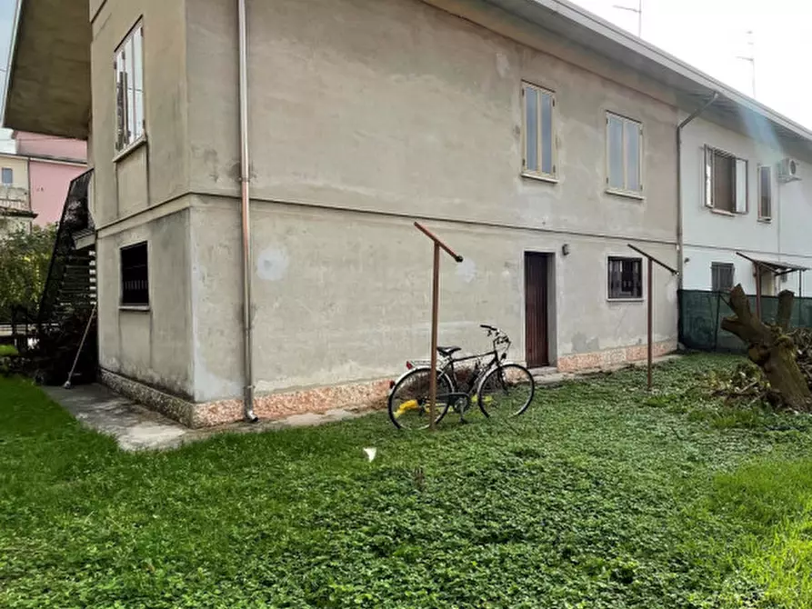 Immagine 36 di Casa bifamiliare in vendita  a Suzzara