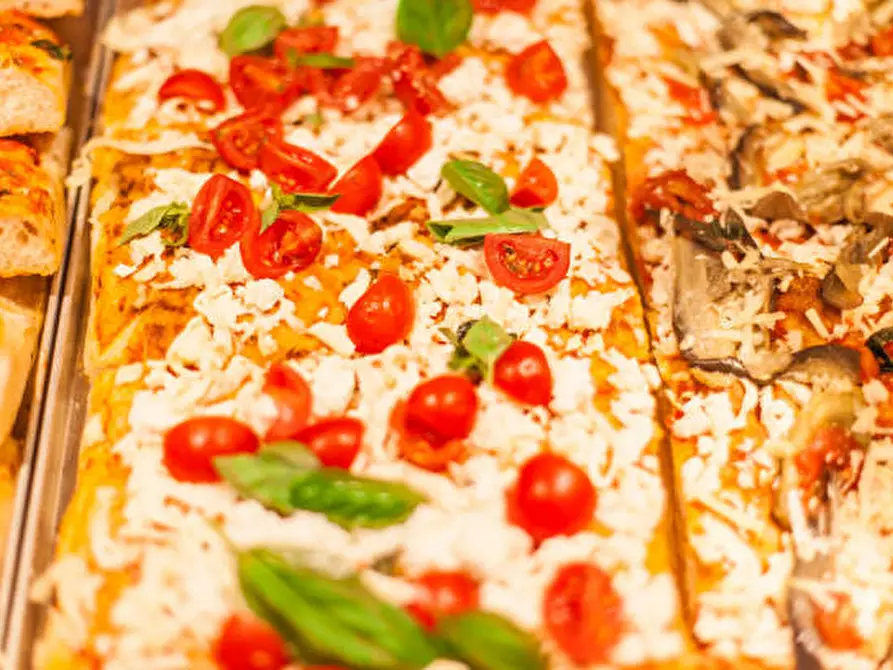 Immagine 4 di Attività commerciale in vendita  a Creazzo