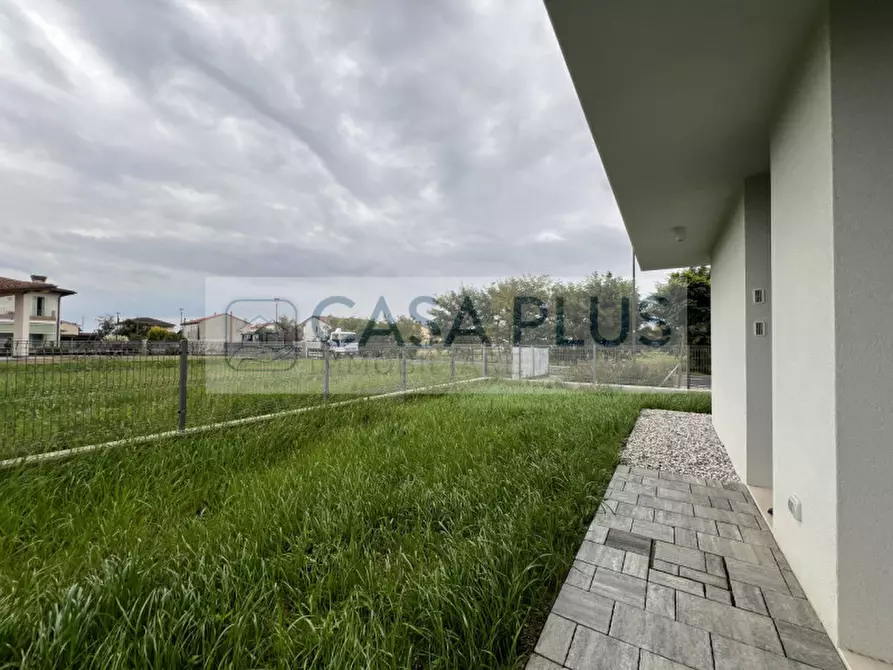 Immagine 4 di Villetta a schiera in vendita  a San Martino Di Lupari