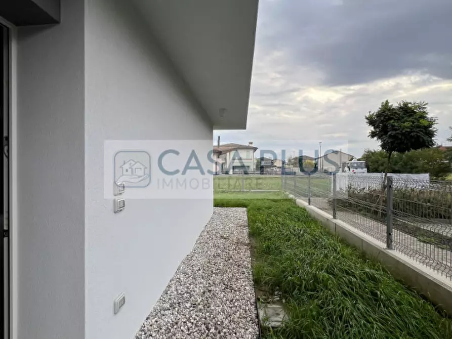 Immagine 6 di Villetta a schiera in vendita  a San Martino Di Lupari