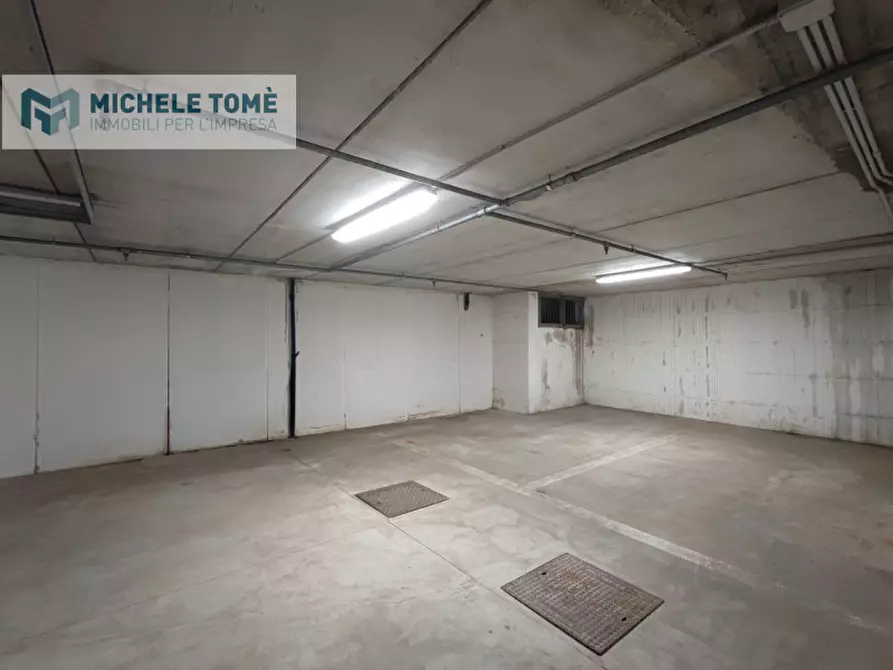 Immagine 3 di Magazzino in vendita  in vicolo basso acquar a Verona