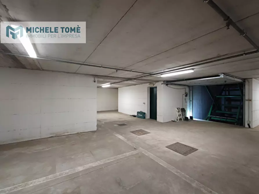 Immagine 3 di Magazzino in vendita  in vicolo basso acquar a Verona